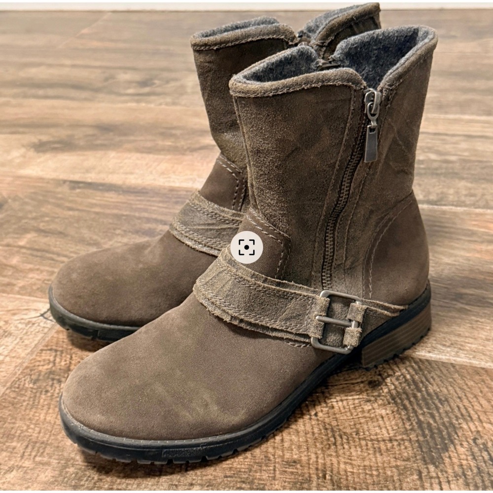 Clarks Womens Faralyn Rise Suede Lug Sole Buckle Moto Boots,Brown ,8.5